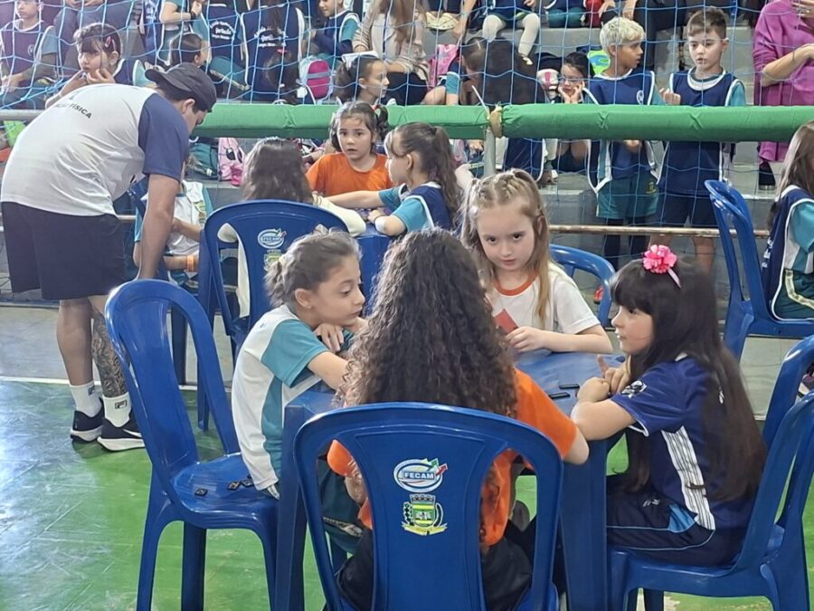 Crianças participam dos Jogos Primários de Campo Mourão