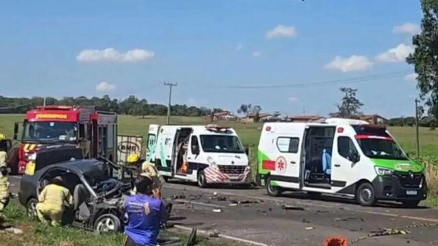 Colisão na PR-323 em Cianorte
