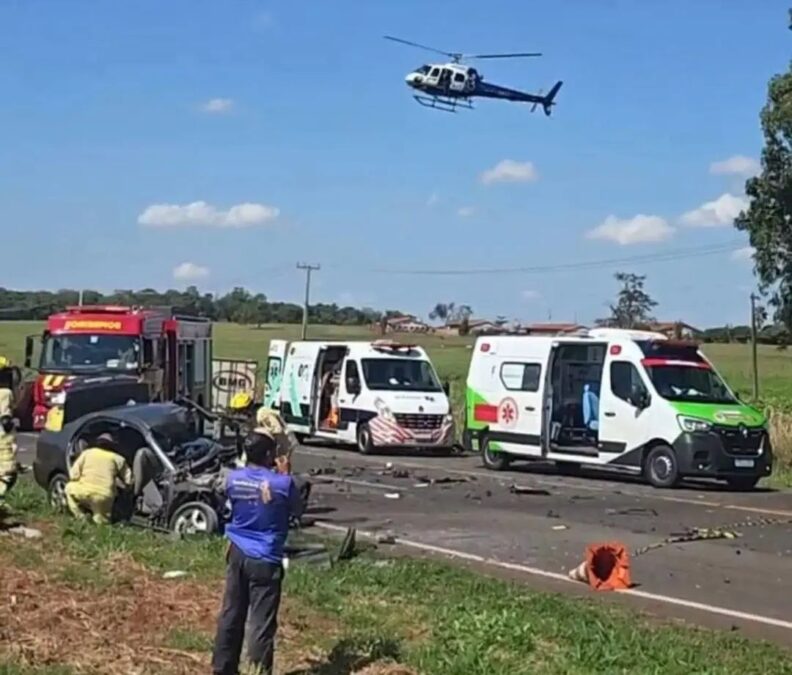 Colisão na PR-323 em Cianorte